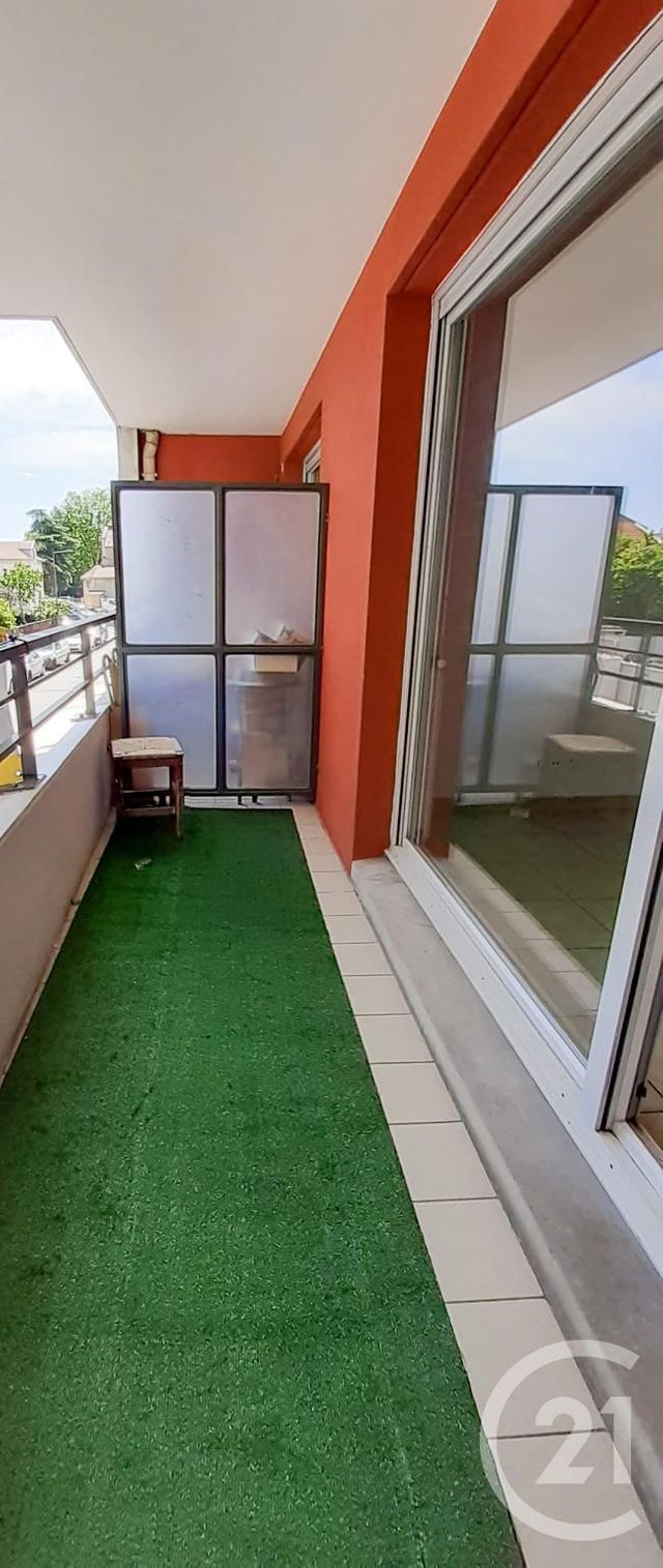 Afficher la photo en grand Appartement F3 à vendre - 3 pièces - 63 m2 - VILLEURBANNE - 69 - RHONE-ALPES
