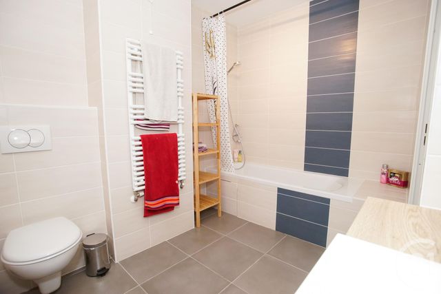 Afficher la photo en grand Appartement F5 à vendre - 5 pièces - 118 m2 - VILLEURBANNE - 69 - RHONE-ALPES