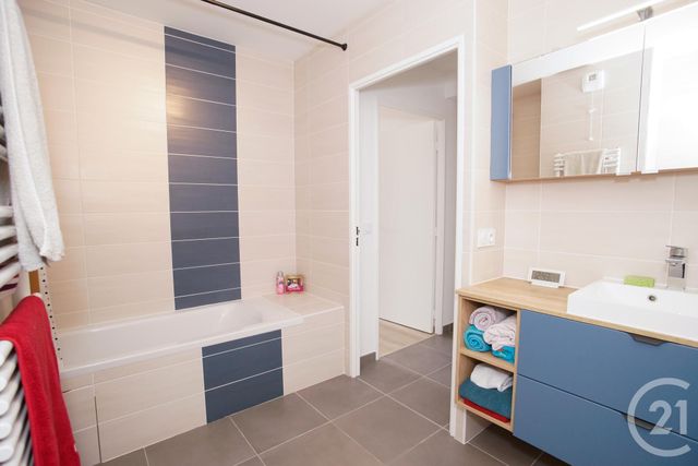 Afficher la photo en grand Appartement F5 à vendre - 5 pièces - 118 m2 - VILLEURBANNE - 69 - RHONE-ALPES