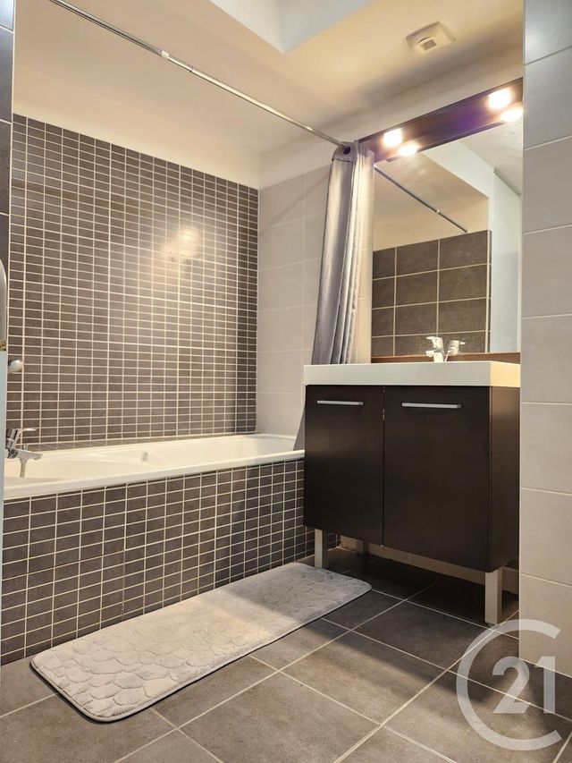 Appartement F3 à vendre - 3 pièces - 57,87 m2 - Villeurbanne - 69 - RHONE-ALPES