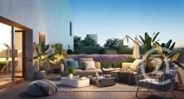 Afficher la photo en grand Appartement F4 à vendre - 4 pièces - 90,15 m2 - LYON - 69008 - RHONE-ALPES