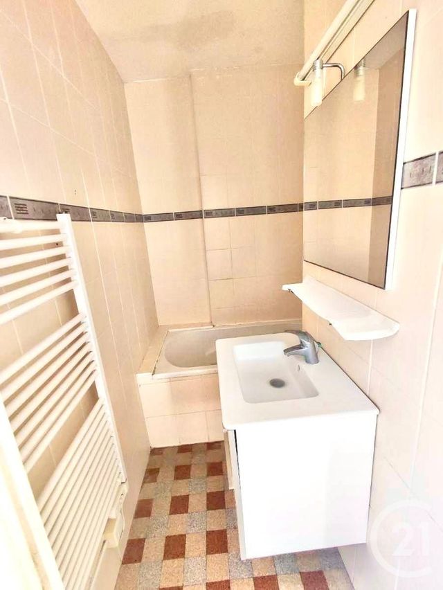 Afficher la photo en grand Appartement F3 à vendre - 3 pièces - 49 m2 - Vaulx En Velin - 69 - RHONE-ALPES