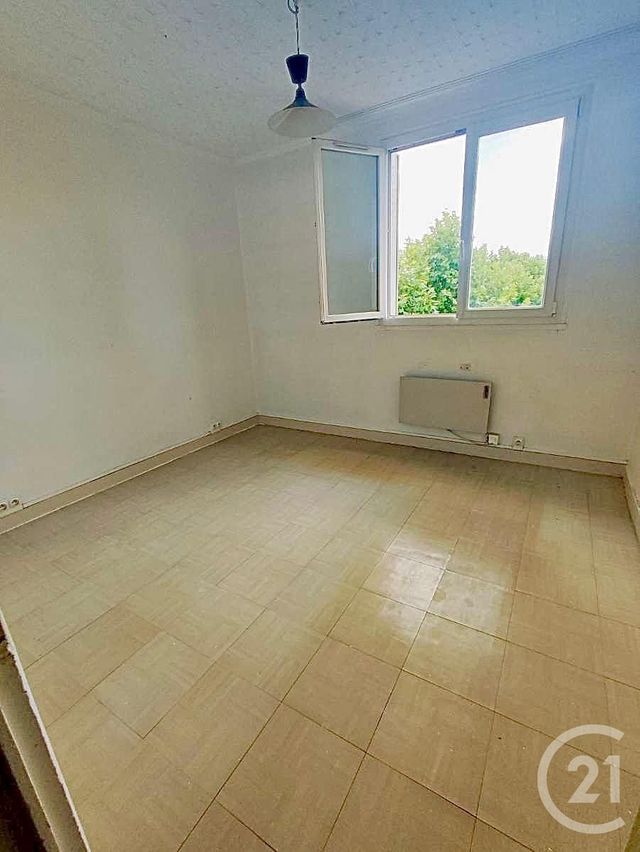 Afficher la photo en grand Appartement F3 à vendre - 3 pièces - 49 m2 - Vaulx En Velin - 69 - RHONE-ALPES