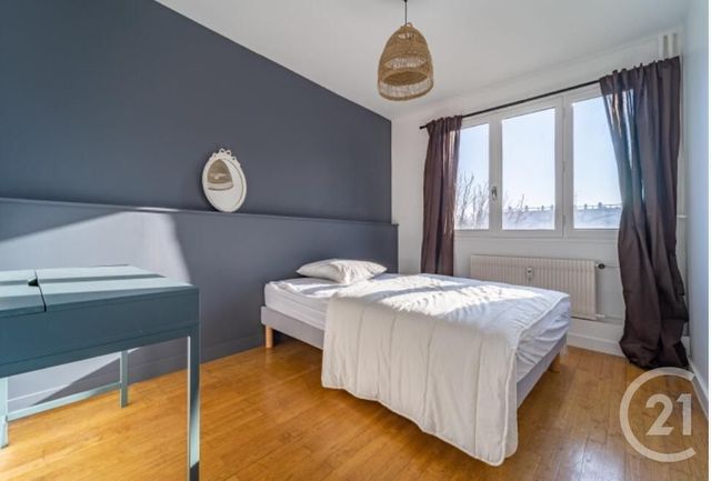 Appartement F4 à vendre - 4 pièces - 63 m2 - Bron - 69 - RHONE-ALPES