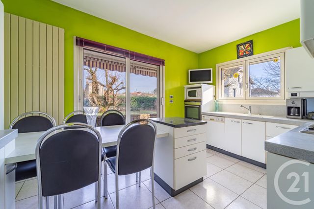 Maison à vendre - 6 pièces - 262 m2 - Bron - 69 - RHONE-ALPES