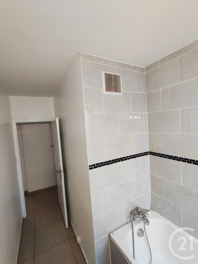 Afficher la photo en grand Appartement F4 à vendre - 4 pièces - 70 m2 - Villeurbanne - 69 - RHONE-ALPES