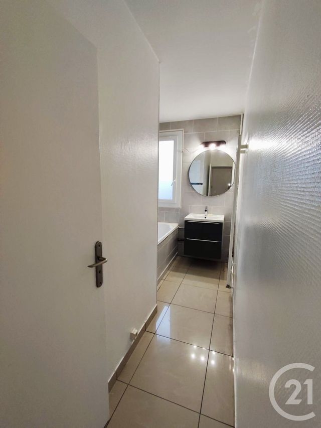 Afficher la photo en grand Appartement F4 à vendre - 4 pièces - 70 m2 - Villeurbanne - 69 - RHONE-ALPES
