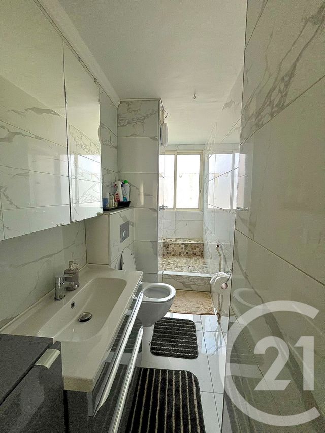 Appartement F4 à vendre - 4 pièces - 66,30 m2 - Meyzieu - 69 - RHONE-ALPES