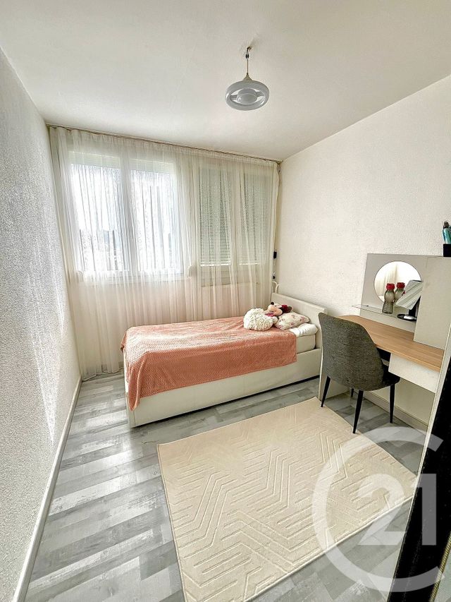 Appartement F4 à vendre - 4 pièces - 66,30 m2 - Meyzieu - 69 - RHONE-ALPES