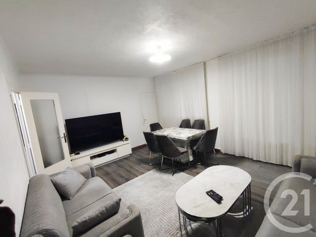 Afficher la photo en grand Appartement F4 à vendre - 4 pièces - 79,81 m2 - Vaulx En Velin - 69 - RHONE-ALPES