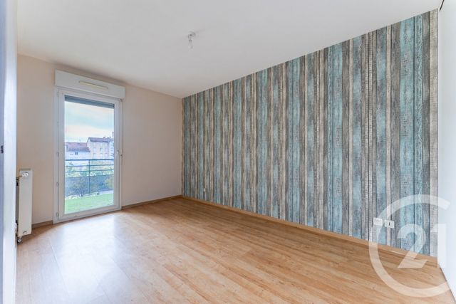 Afficher la photo en grand Appartement F4 à vendre - 4 pièces - 84,14 m2 - St Fons - 69 - RHONE-ALPES