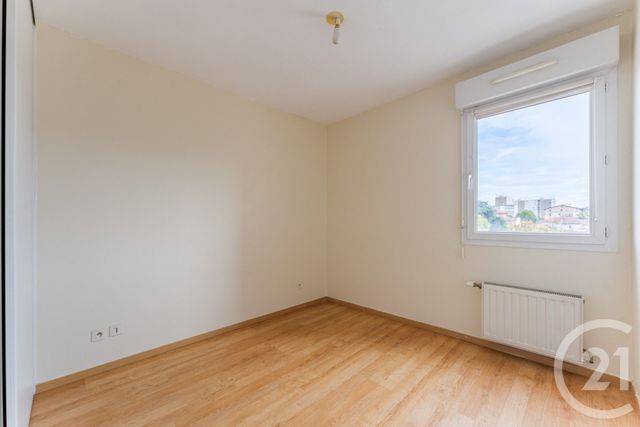 Afficher la photo en grand Appartement F4 à vendre - 4 pièces - 84,14 m2 - St Fons - 69 - RHONE-ALPES