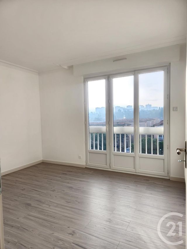 Appartement F4 à vendre - 4 pièces - 84,60 m2 - St Fons - 69 - RHONE-ALPES