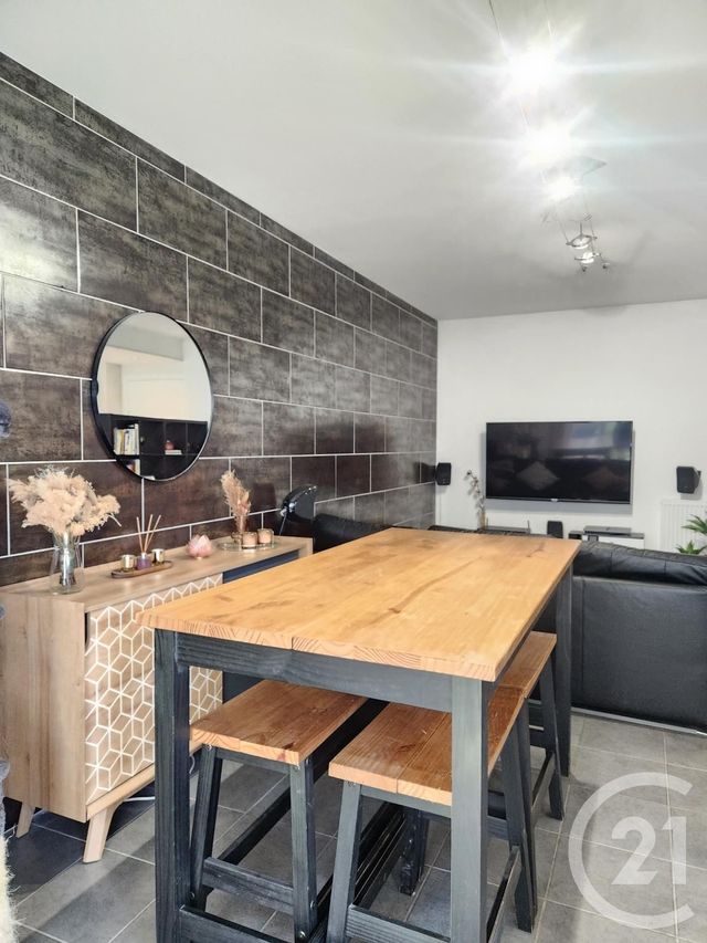 Appartement F3 &agrave; vendre - 3 pi&egrave;ces - 70,15 m2 - Vaulx En Velin - 69 - RHONE-ALPES