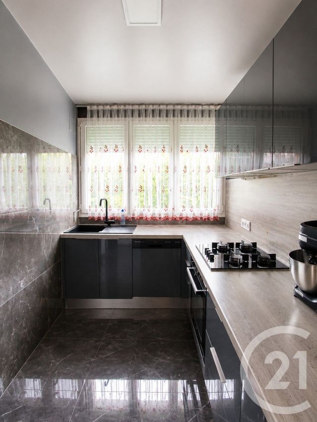 Appartement T4 &agrave; vendre - 4 pi&egrave;ces - 67,52 m2 - Bron - 69 - RHONE-ALPES